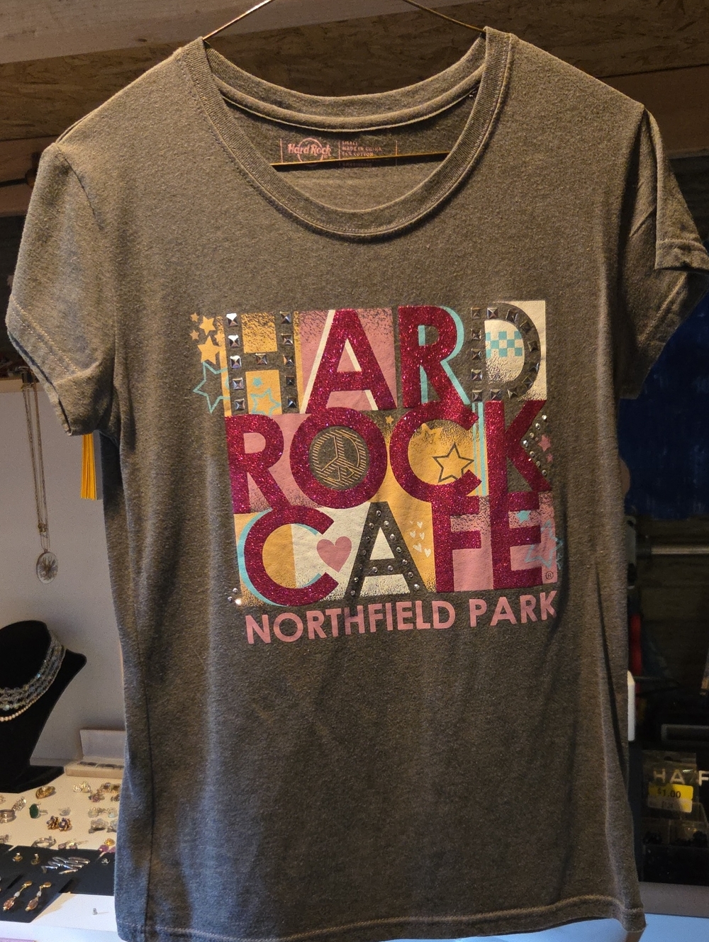 Hard Rock Cafe Black T‑Shirt with Pink Logo Print